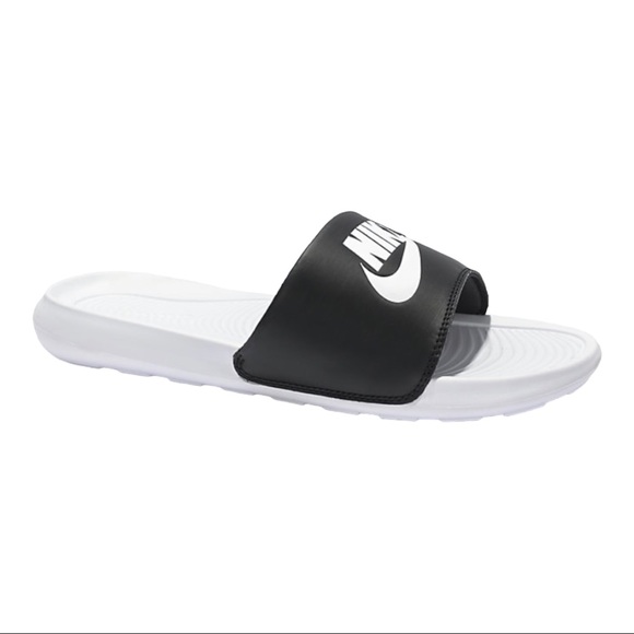 nike victori one slide mismatch